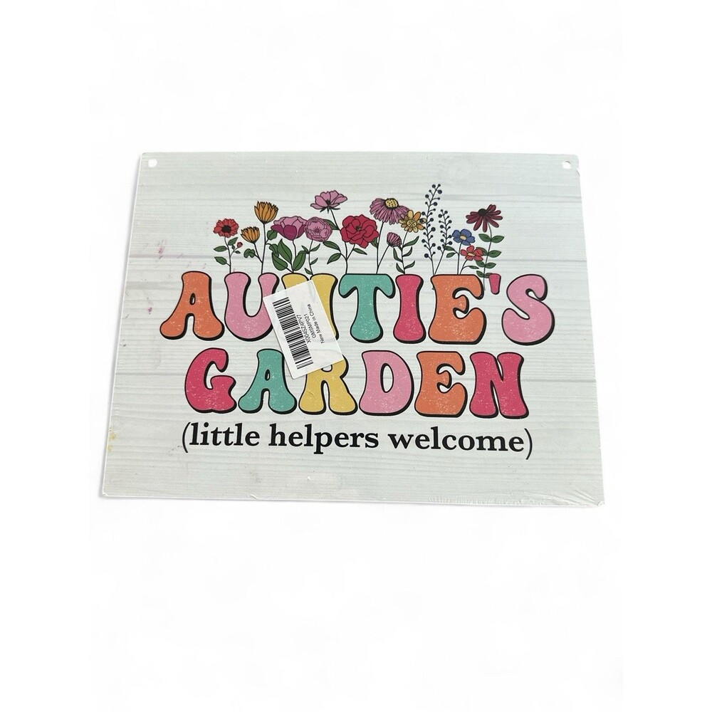 Auntie’s Garden Hanging Garden Sign Little Helpers Welcome White Wood w/ Rope